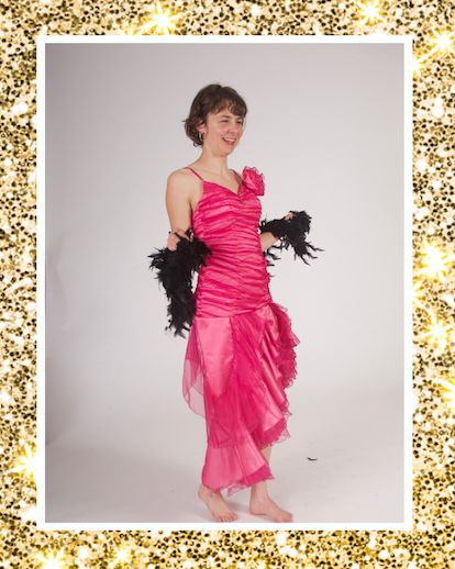 Pinkes Kleid mit Rüschen