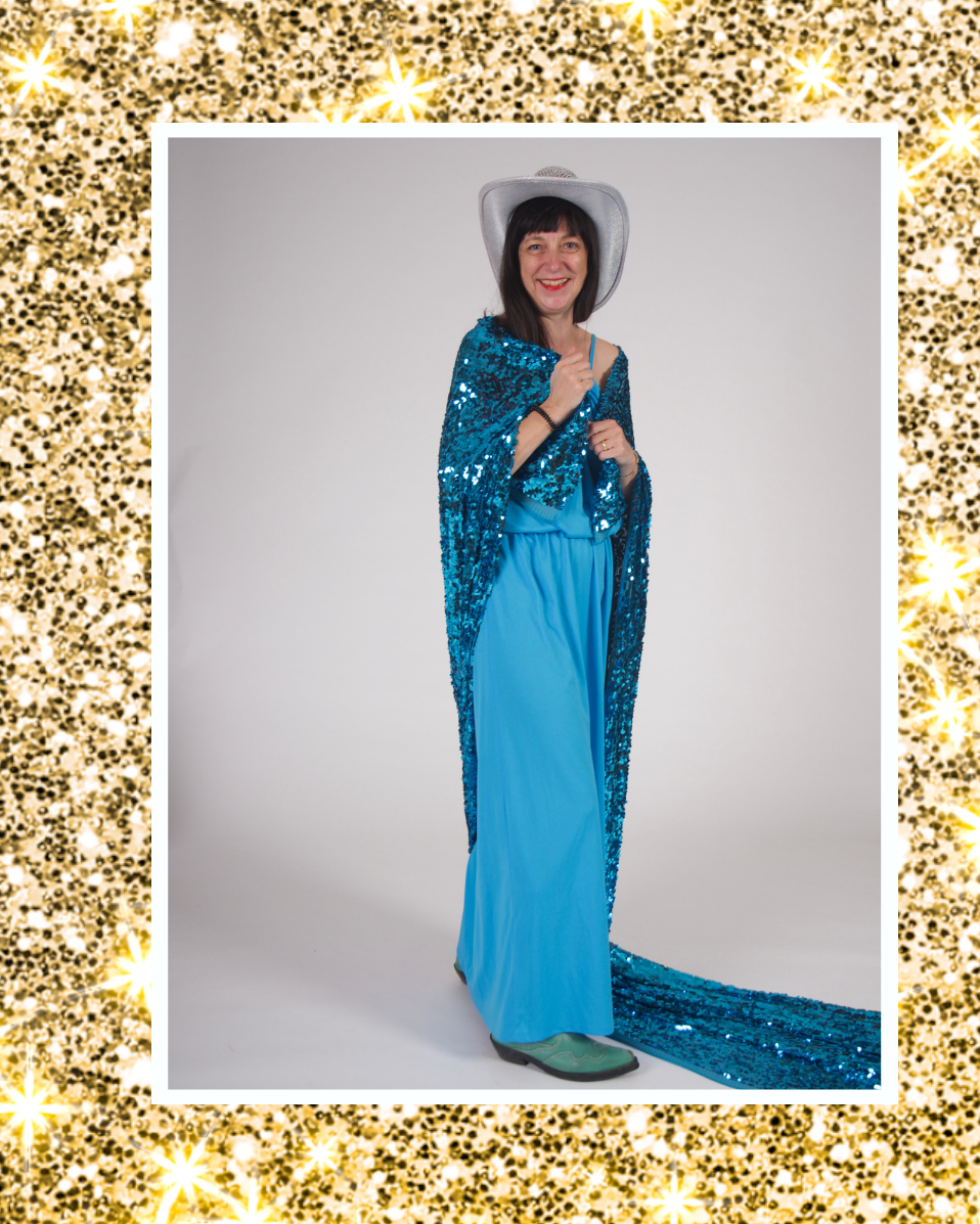 Blaues Abendkleid mit glitzer Schleppe