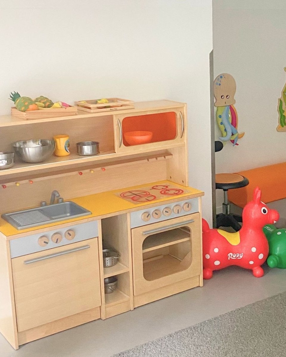 Krippenbereich mit Kinderküche