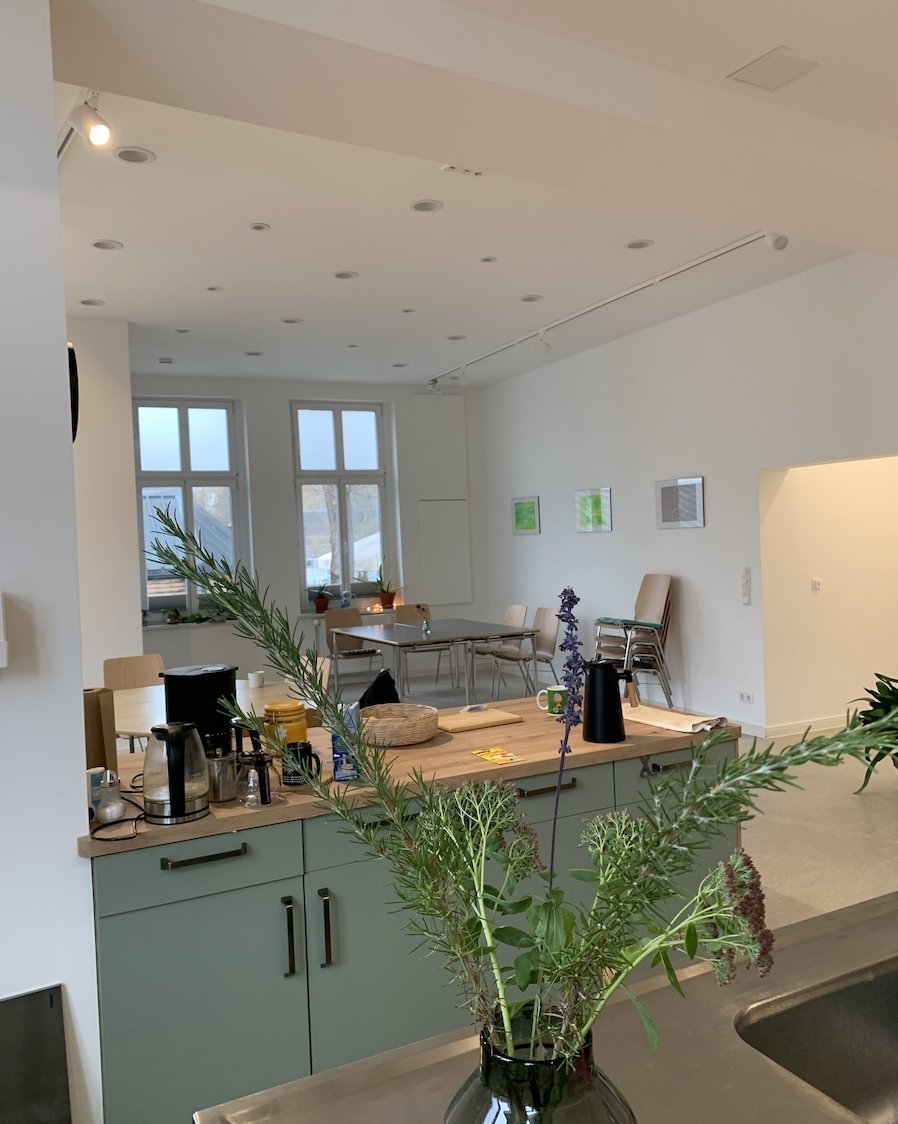 Unsere großzügige Küche und Gemeinschaftsraum