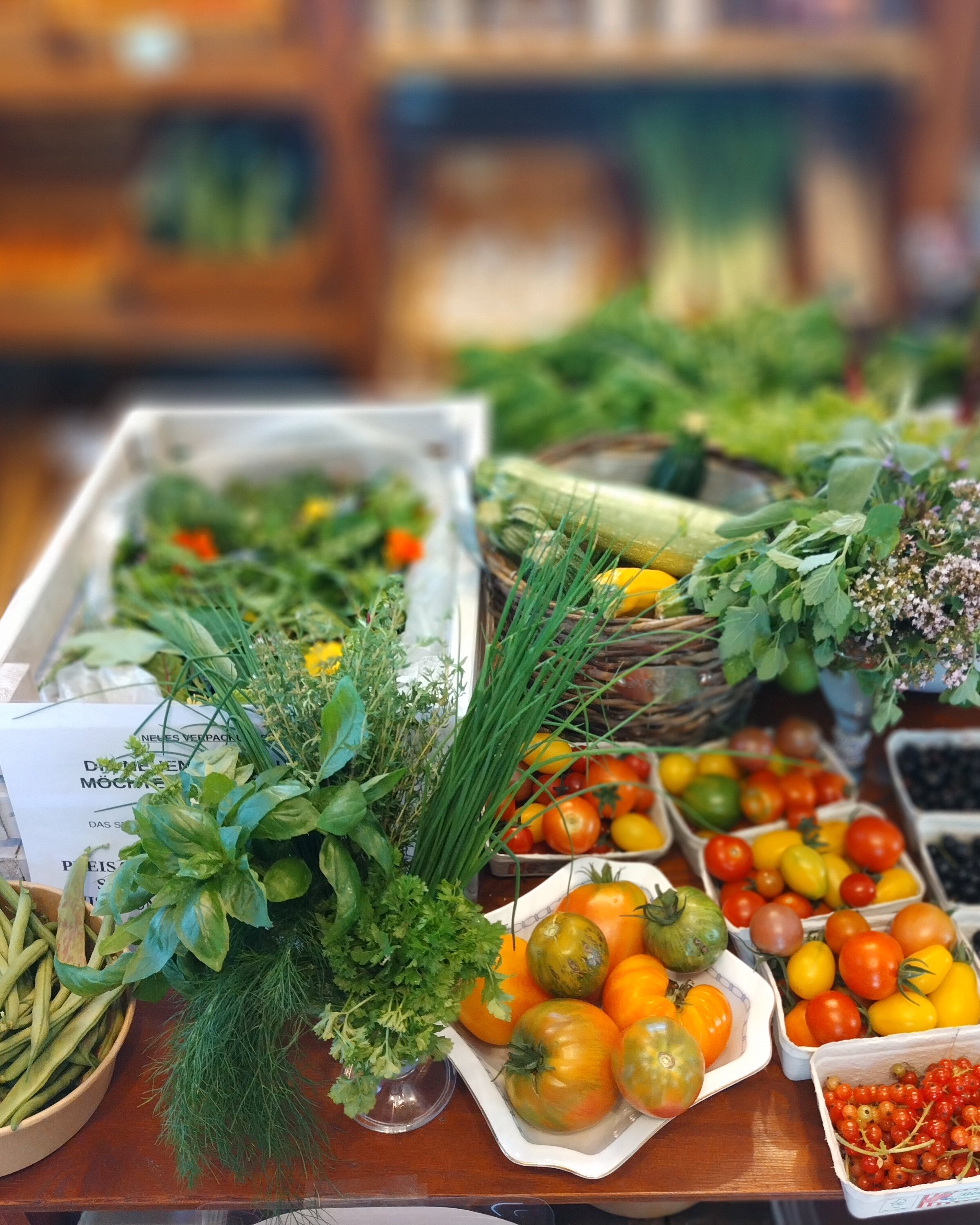 Kräuter und Tomaten aus dem Bauerngarten